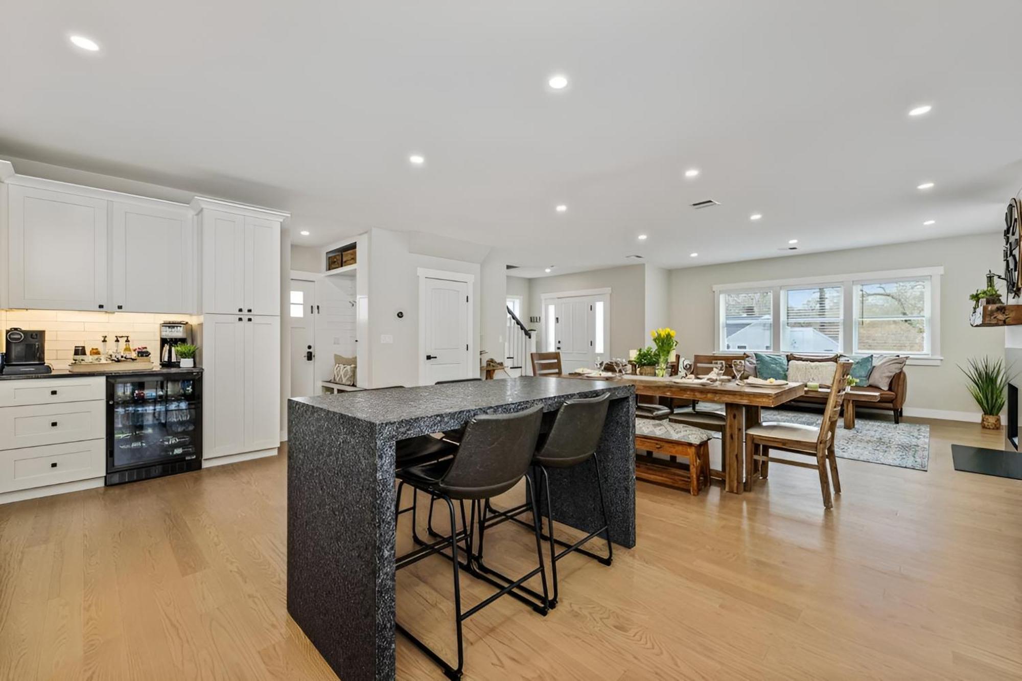 Renovated & Sophisticated Home Near Beach & Shops! Barnstable Zewnętrze zdjęcie